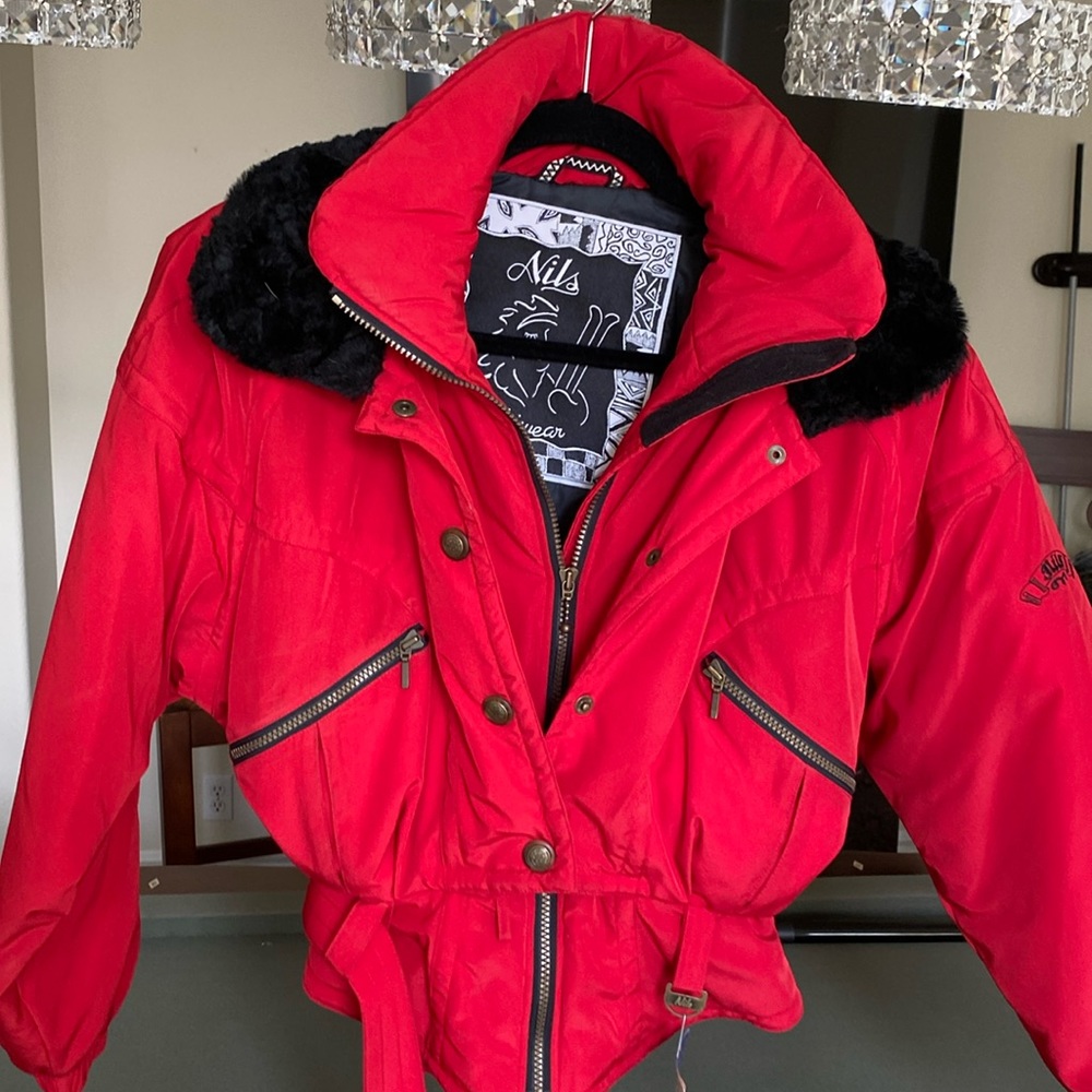 Ladies Red ski Jacket w/blk fur collar. Nils Brand